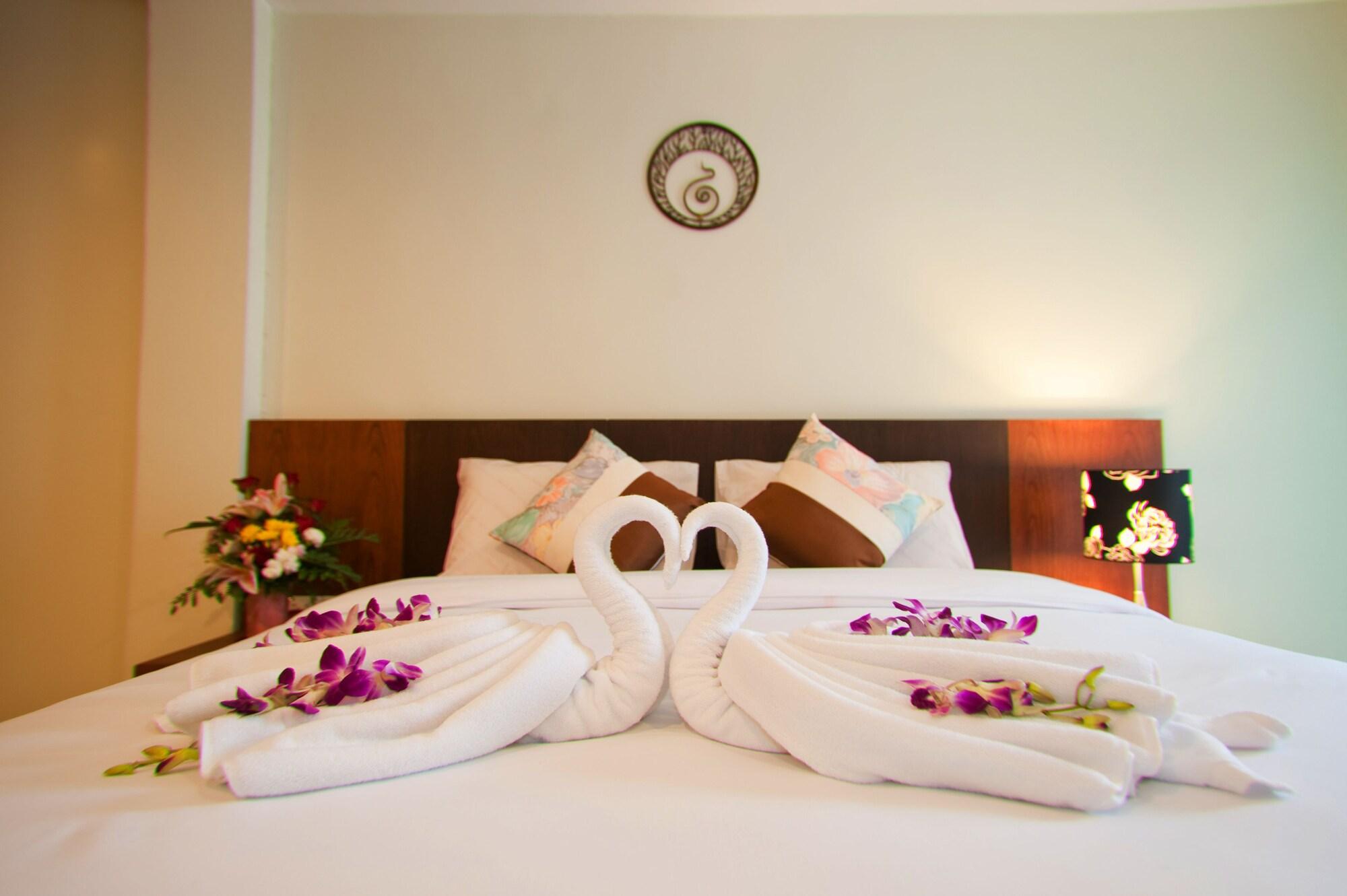 Deva Suites Patong Phuket Exterior foto