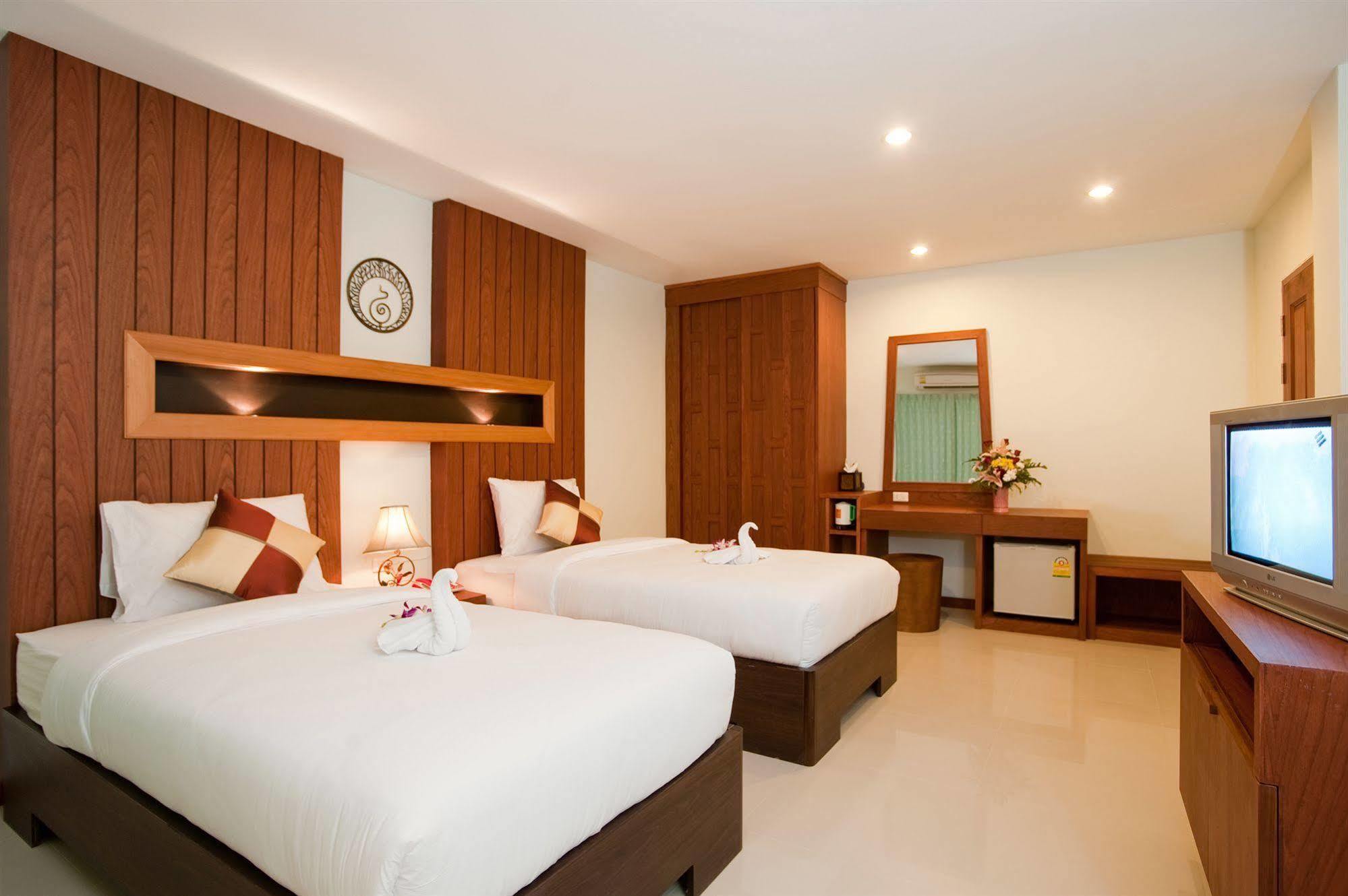 Deva Suites Patong Phuket Exterior foto